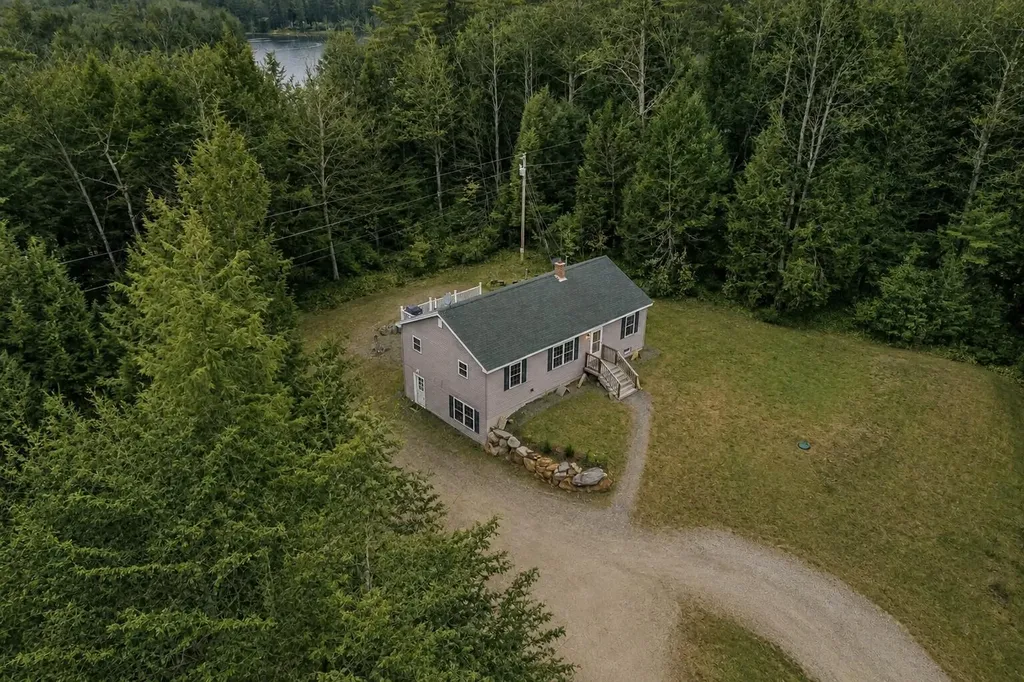 89 Boot Cove Lane Winthrop ME 04364