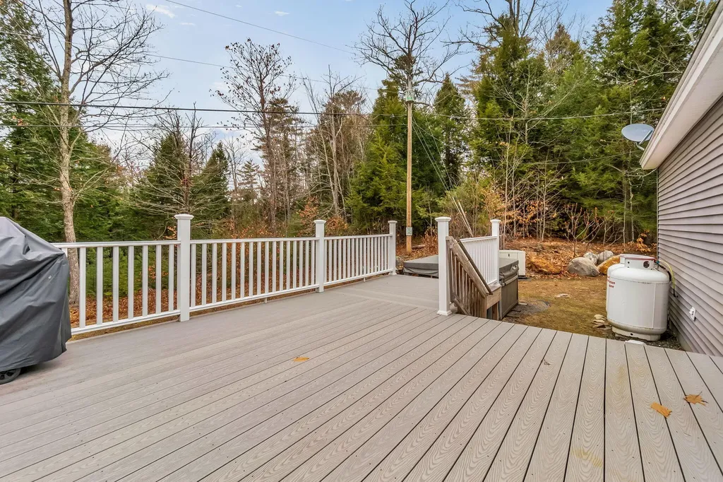 89 Boot Cove Lane Winthrop ME 04364