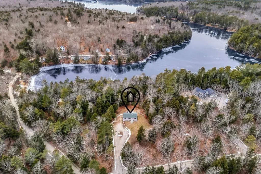 89 Boot Cove Lane Winthrop ME 04364