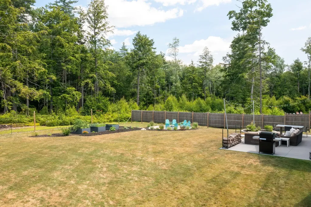 14 Oliver Lane Gorham ME 04038