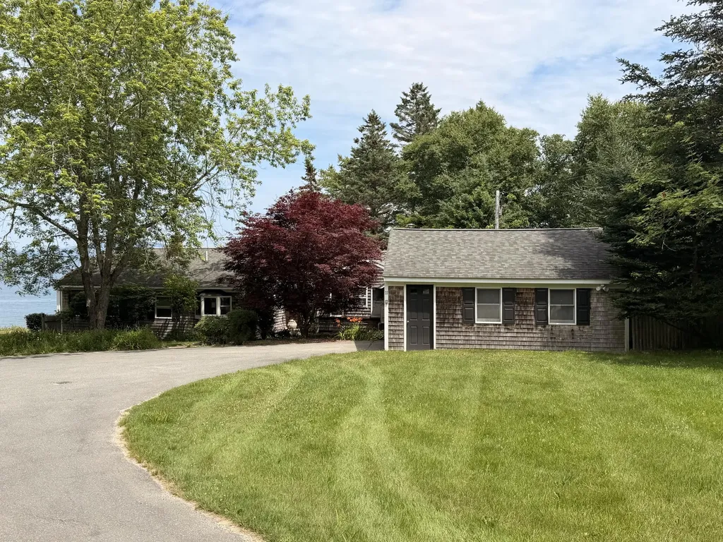 11 Prospero Lane Brooklin ME 04616