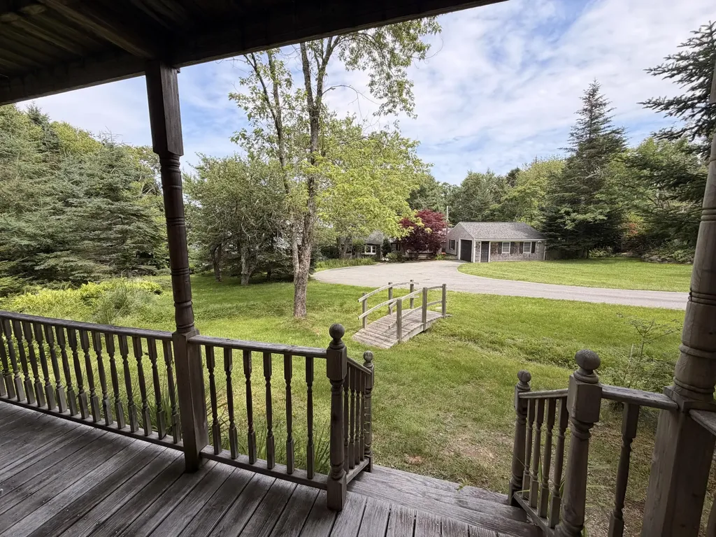 11 Prospero Lane Brooklin ME 04616