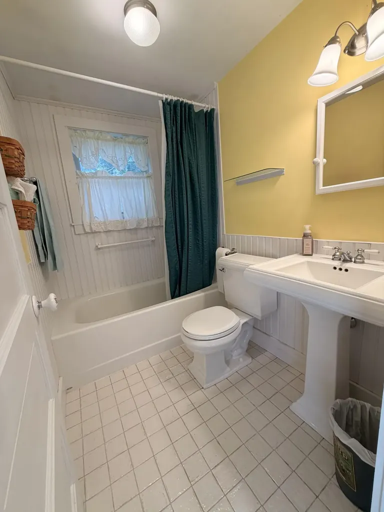 11 Prospero Lane Brooklin ME 04616