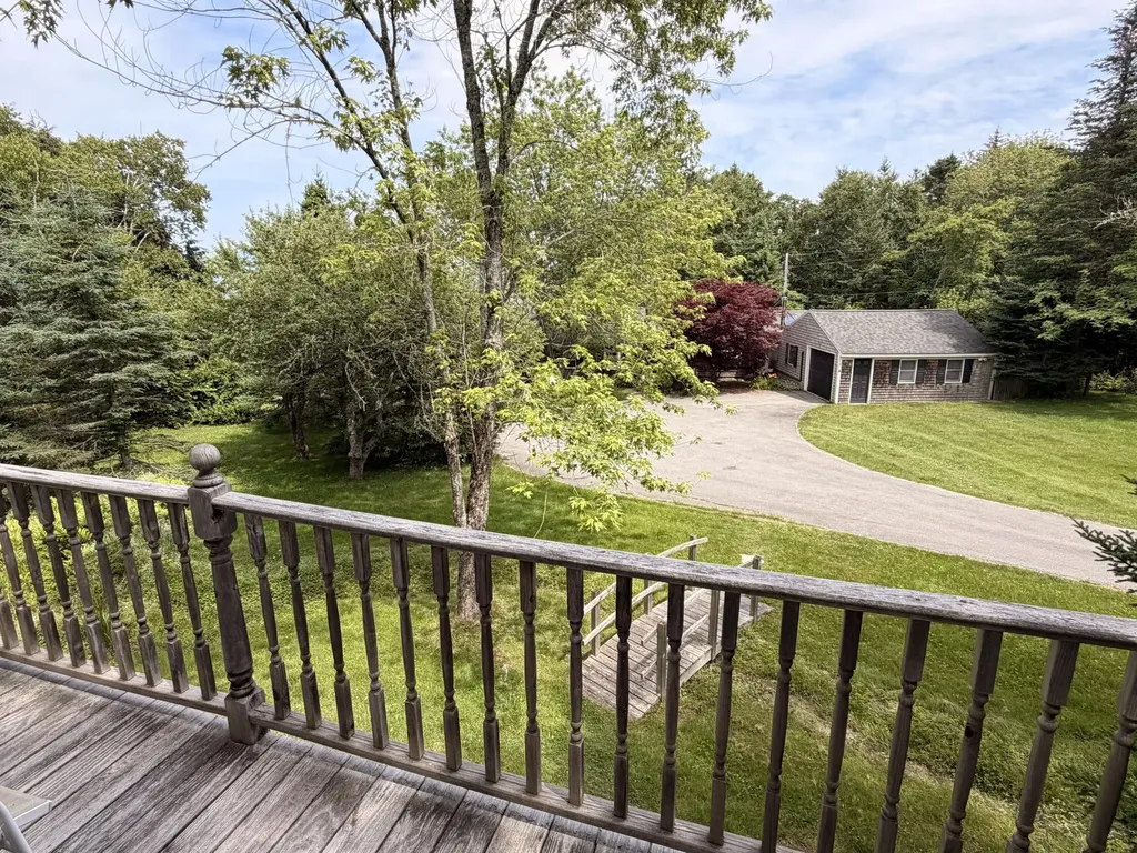 11 Prospero Lane Brooklin ME 04616