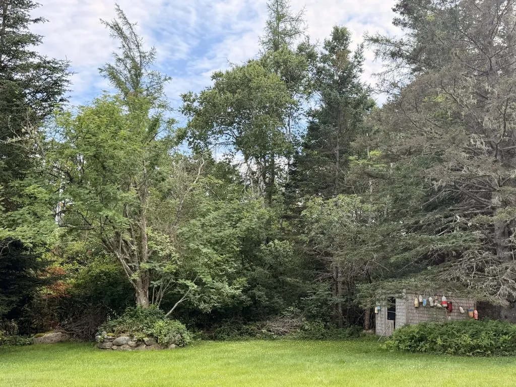 11 Prospero Lane Brooklin ME 04616