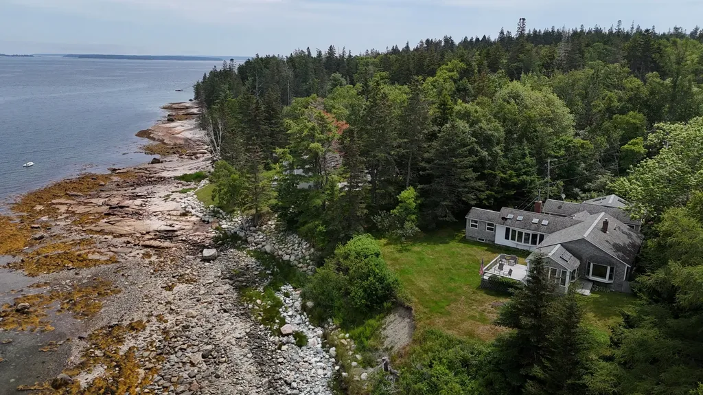 11 Prospero Lane Brooklin ME 04616
