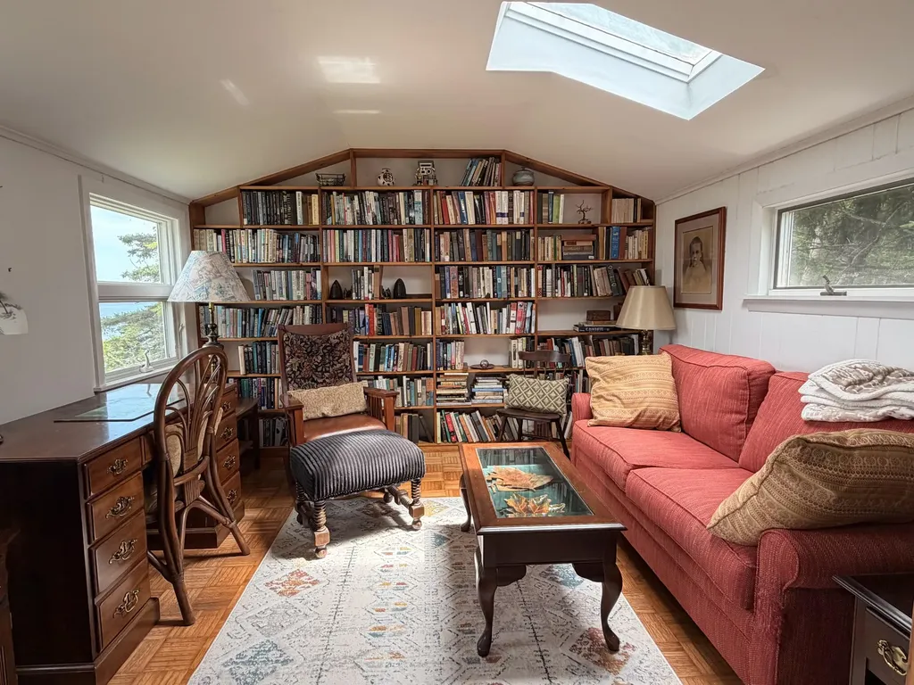 11 Prospero Lane Brooklin ME 04616