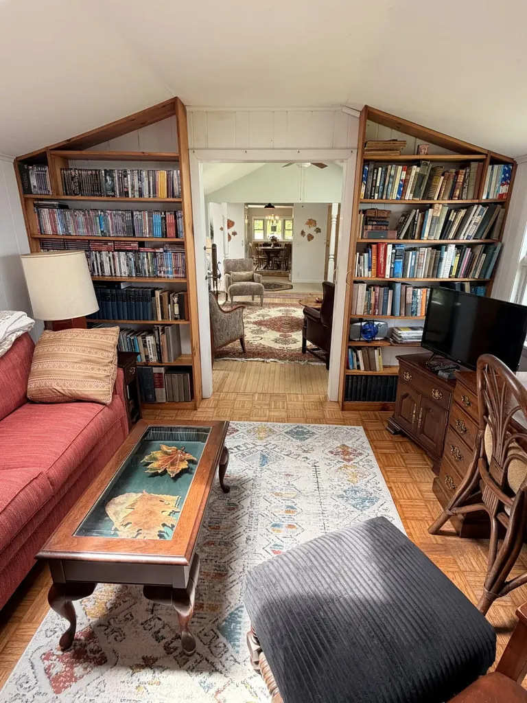 11 Prospero Lane Brooklin ME 04616