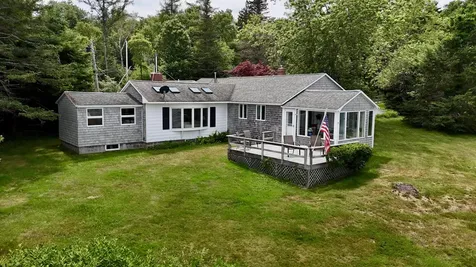 11 Prospero Lane Brooklin ME 04616