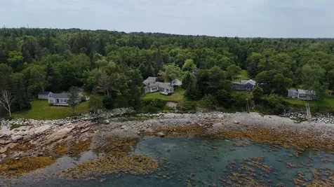 11 Prospero Lane Brooklin ME 04616