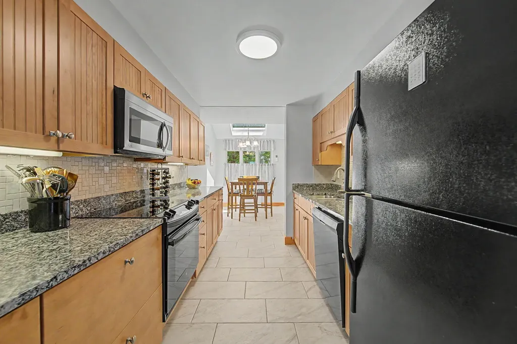 15 Goodridge Drive Naples ME 04055