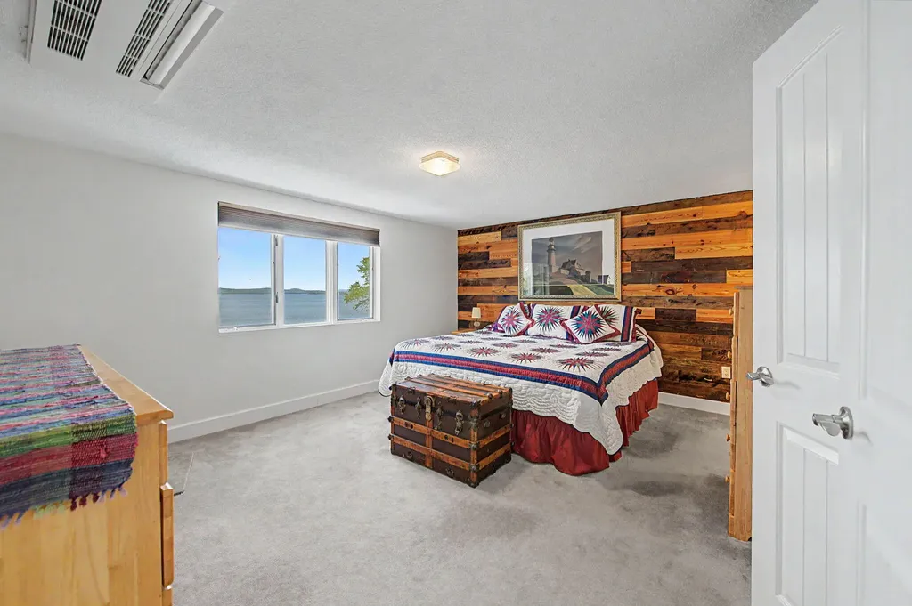 15 Goodridge Drive Naples ME 04055