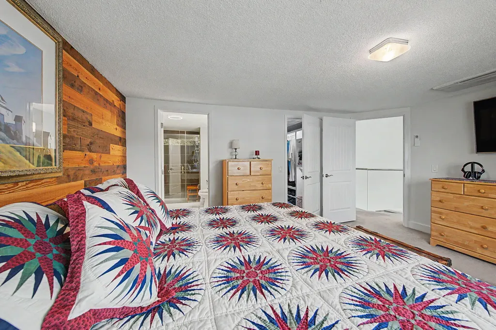 15 Goodridge Drive Naples ME 04055