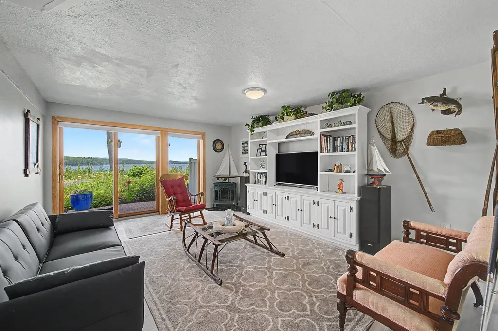 15 Goodridge Drive Naples ME 04055