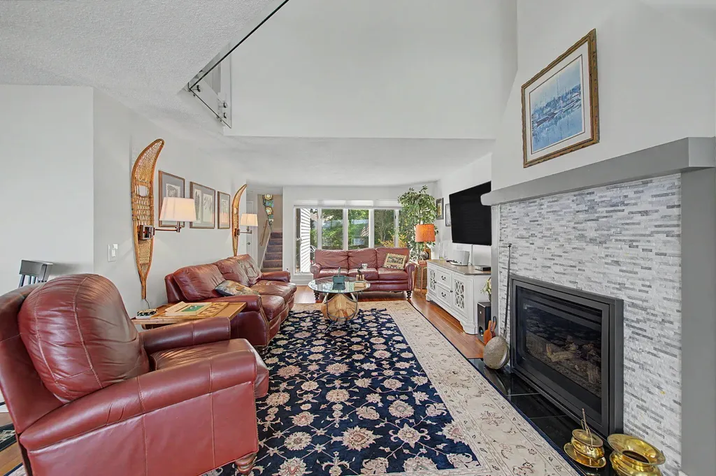 15 Goodridge Drive Naples ME 04055