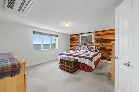 15 Goodridge Drive Naples ME 04055
