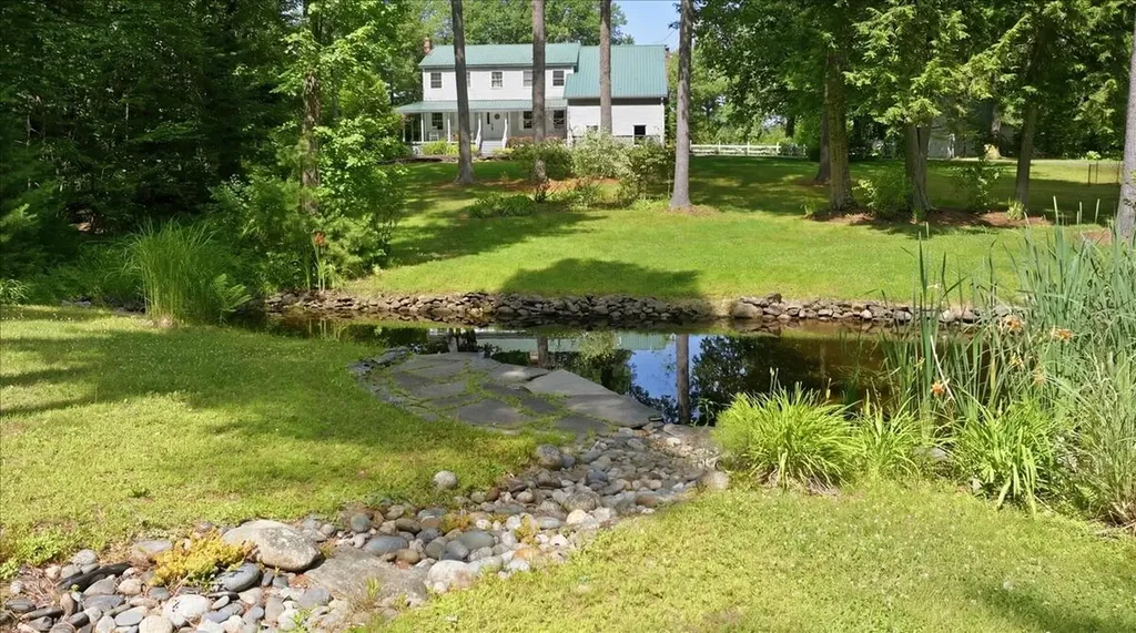 897 Main Street Wayne ME 04284