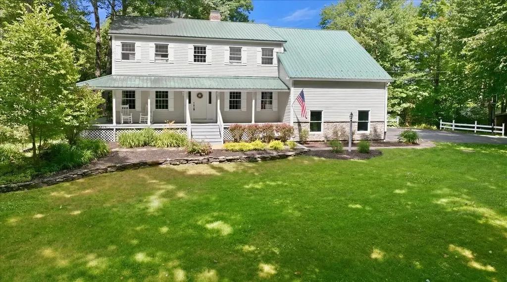 897 Main Street Wayne ME 04284