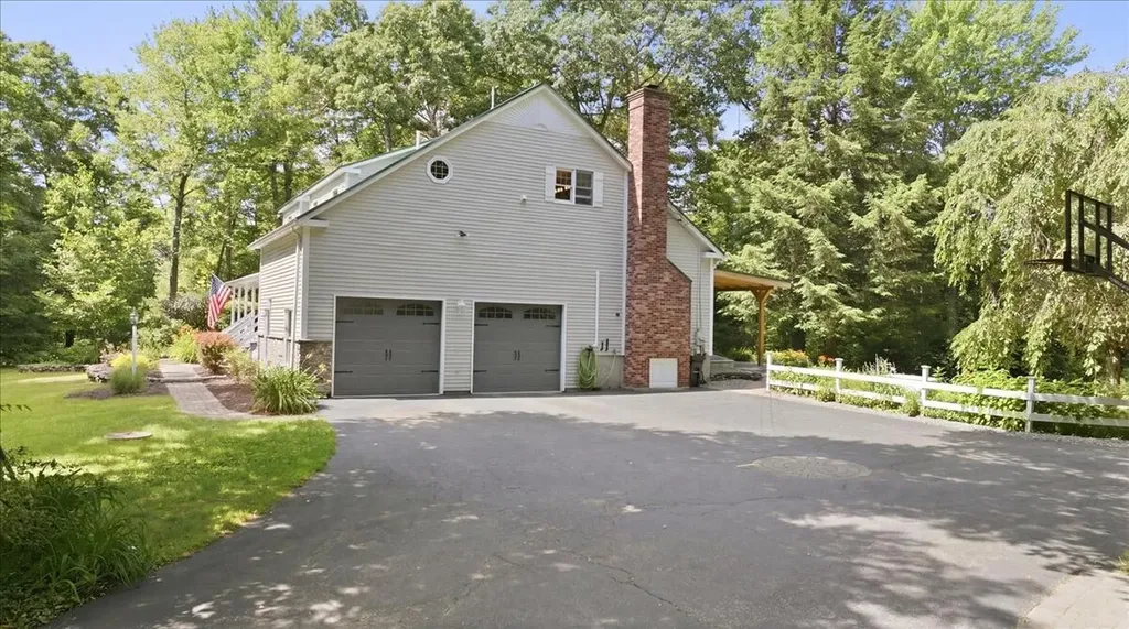 897 Main Street Wayne ME 04284