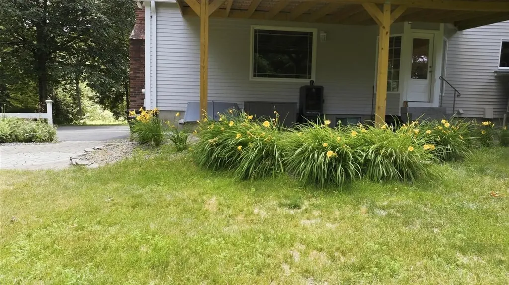 897 Main Street Wayne ME 04284
