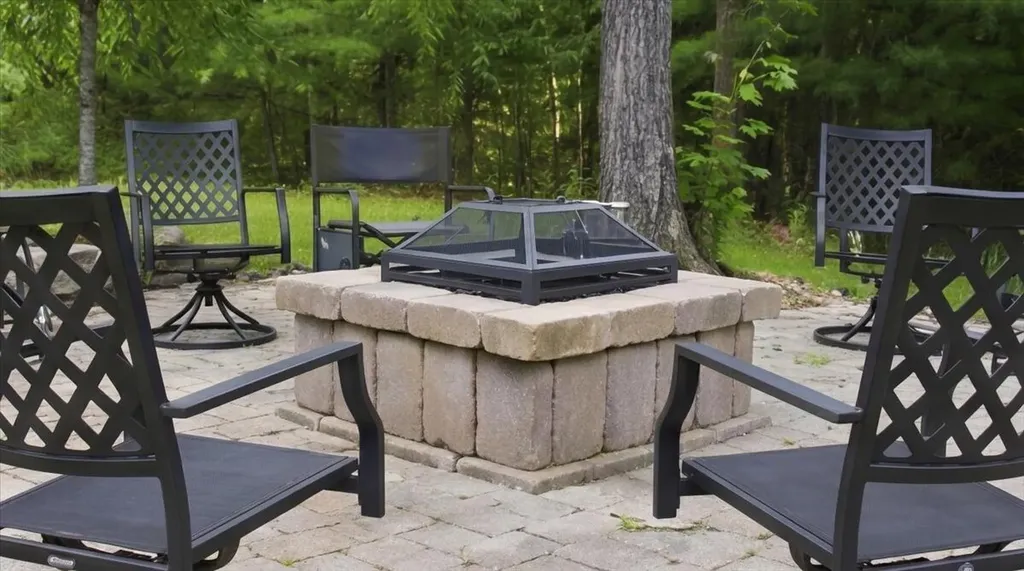 897 Main Street Wayne ME 04284