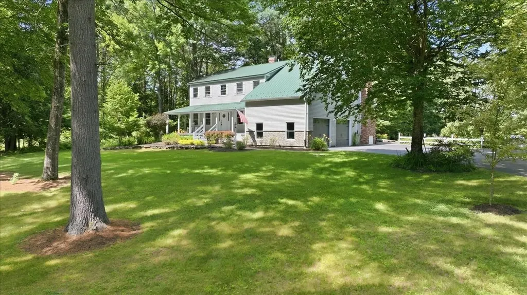 897 Main Street Wayne ME 04284
