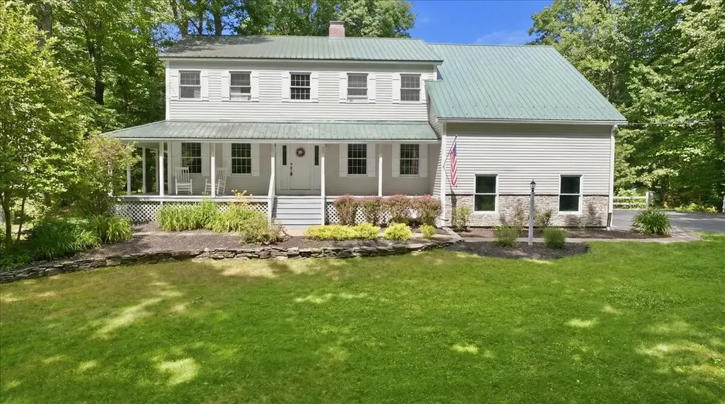 897 Main Street Wayne ME 04284