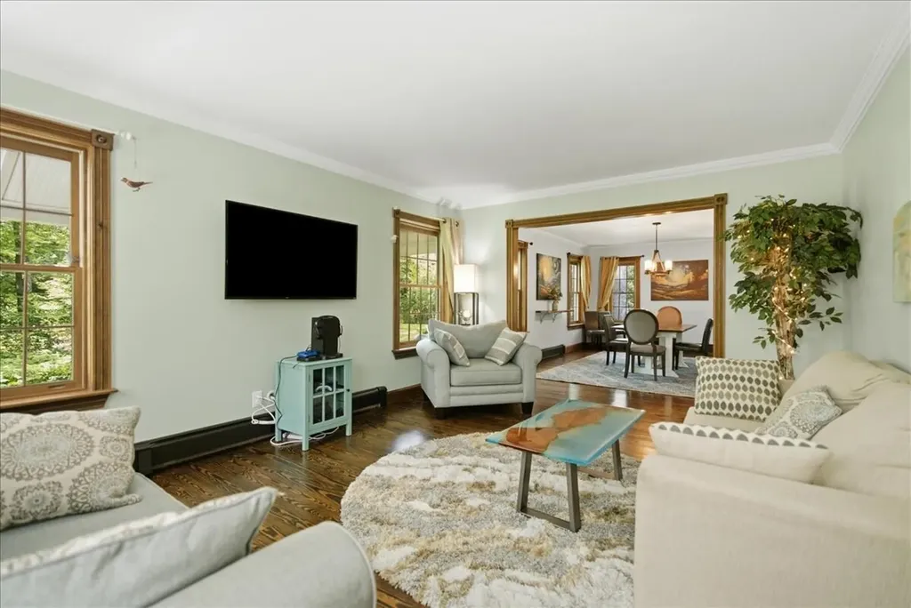897 Main Street Wayne ME 04284
