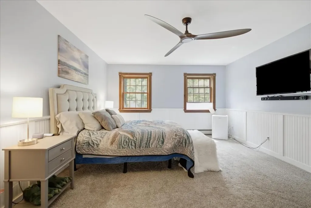 897 Main Street Wayne ME 04284