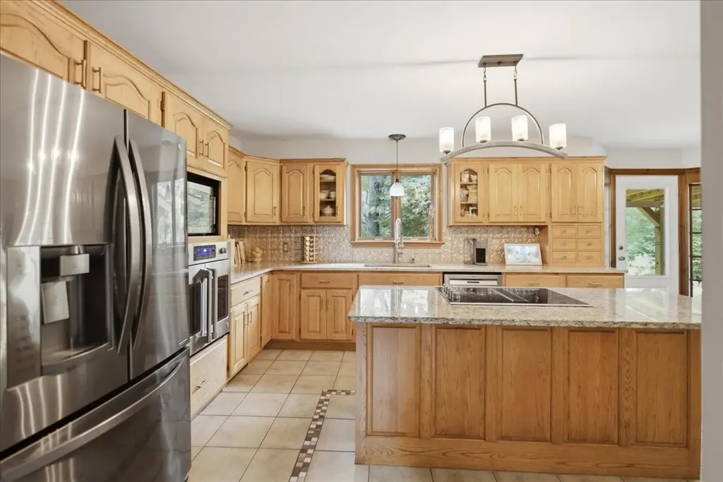 897 Main Street Wayne ME 04284