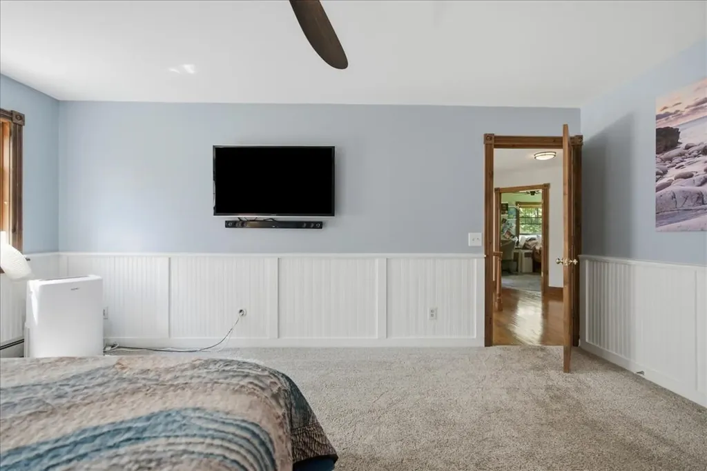897 Main Street Wayne ME 04284