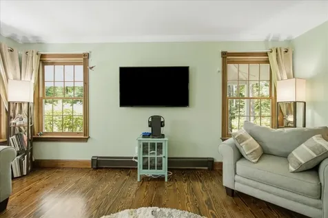 897 Main Street Wayne ME 04284