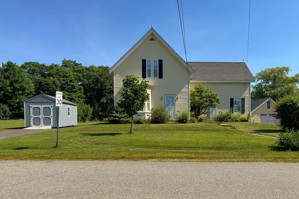 45 Maple Street Warren ME 04864