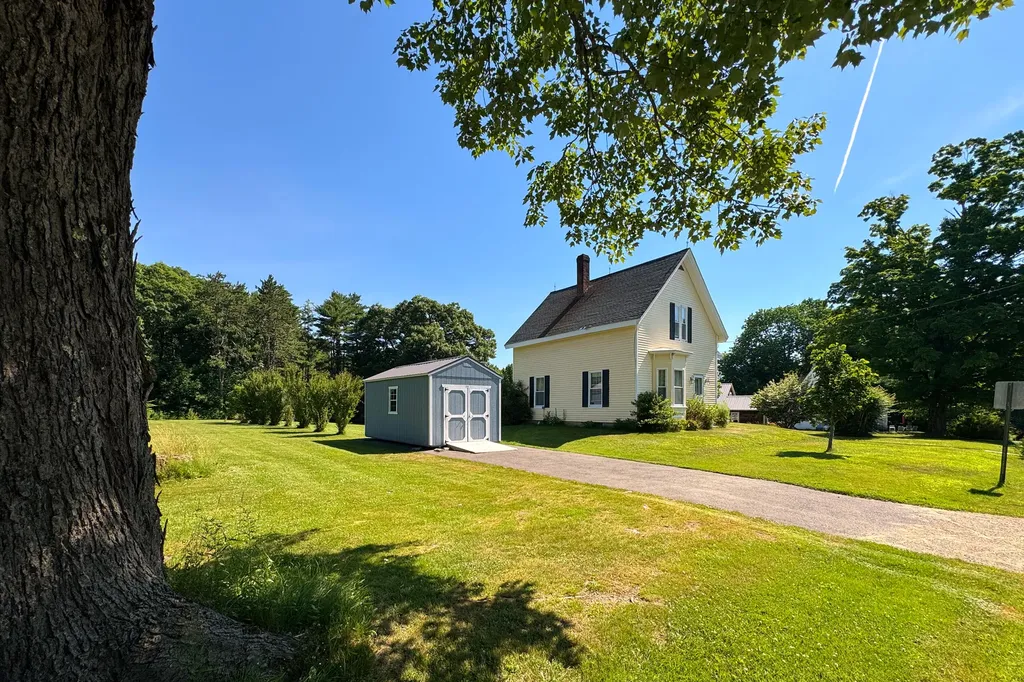 45 Maple Street Warren ME 04864