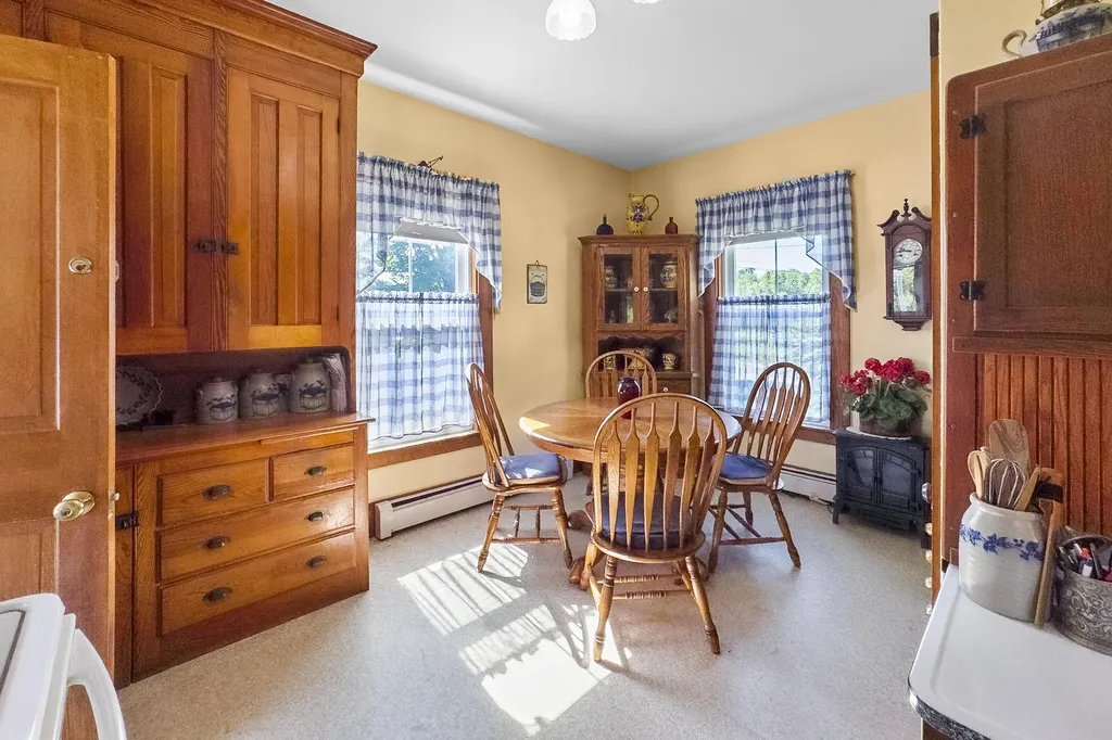 45 Maple Street Warren ME 04864