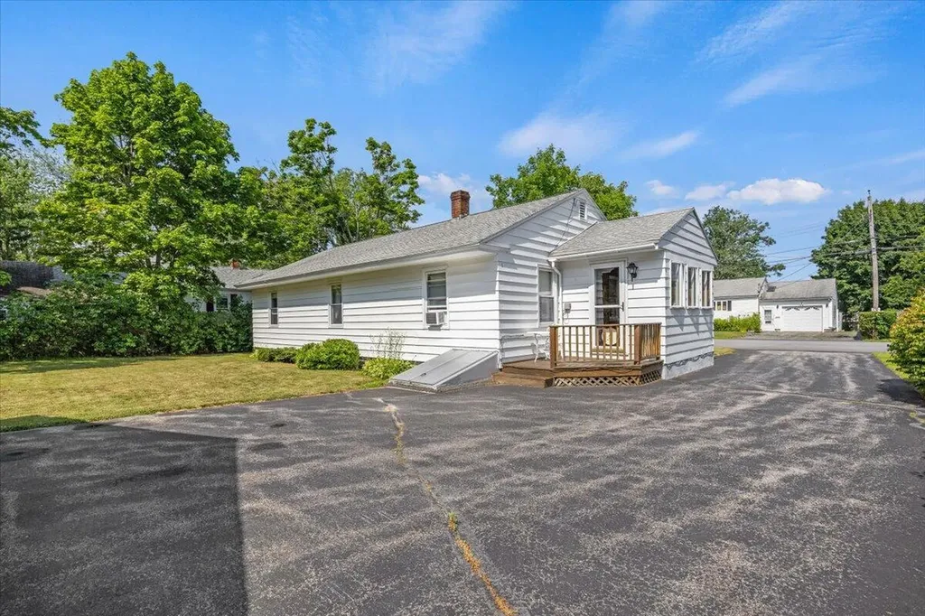 12 Southgate Avenue Biddeford ME 04005