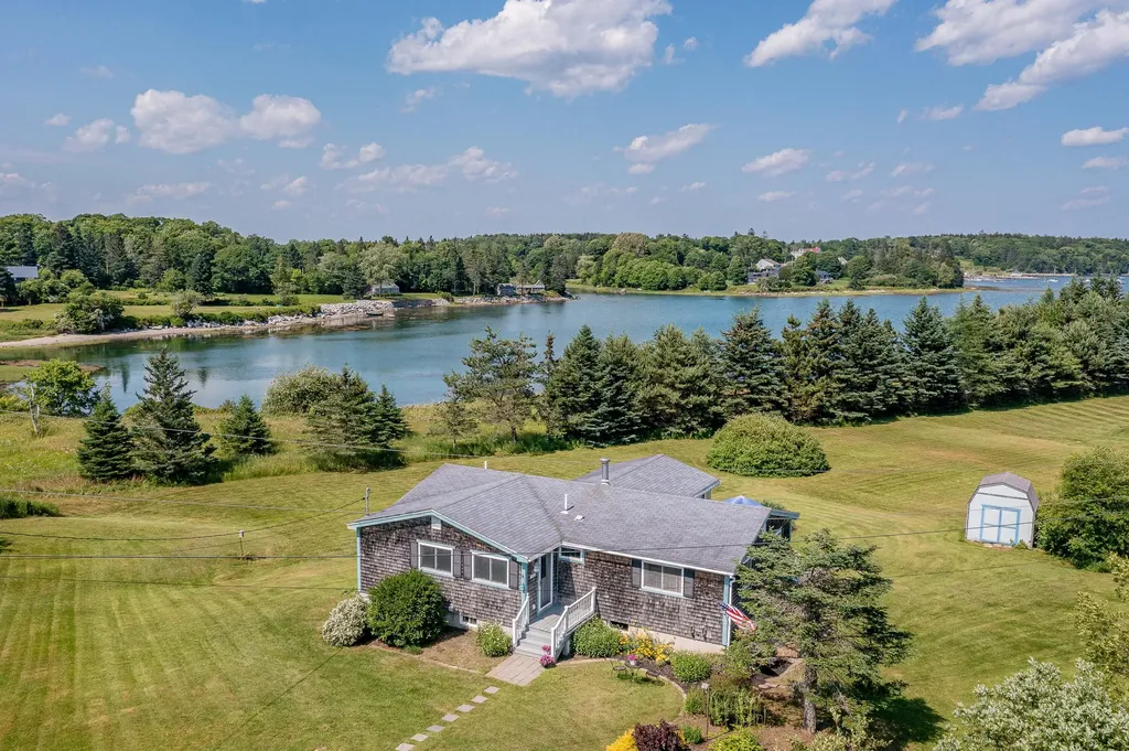 10 Dowling Road Saint George ME 04860