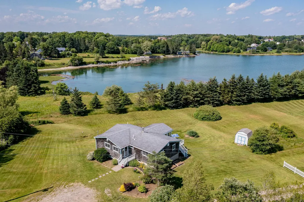 10 Dowling Road Saint George ME 04860