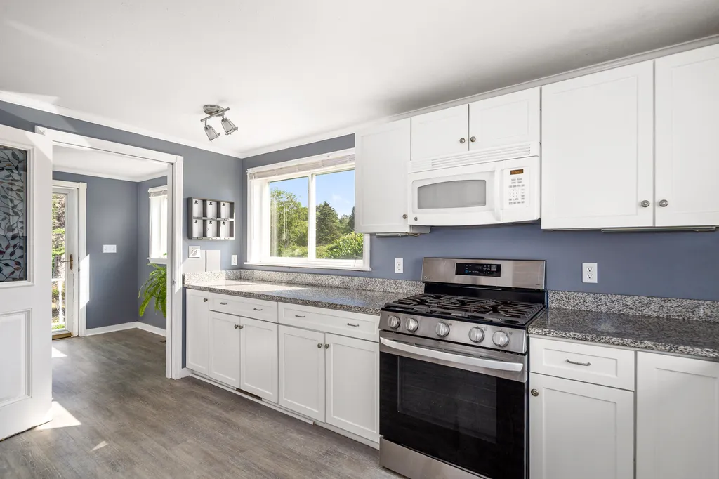 10 Dowling Road Saint George ME 04860