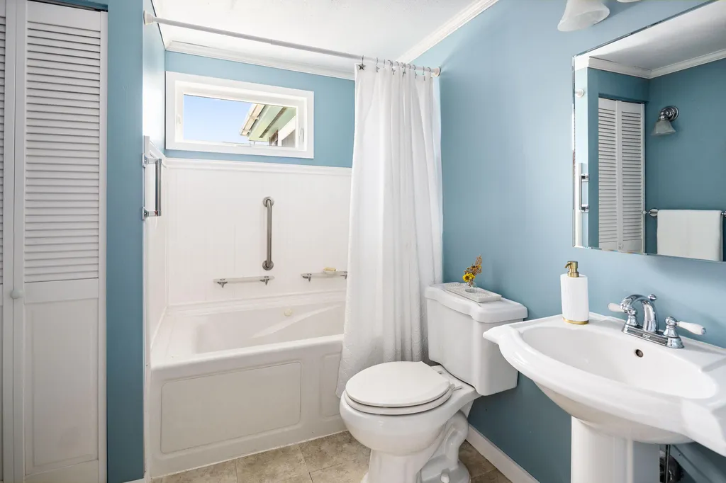 10 Dowling Road Saint George ME 04860