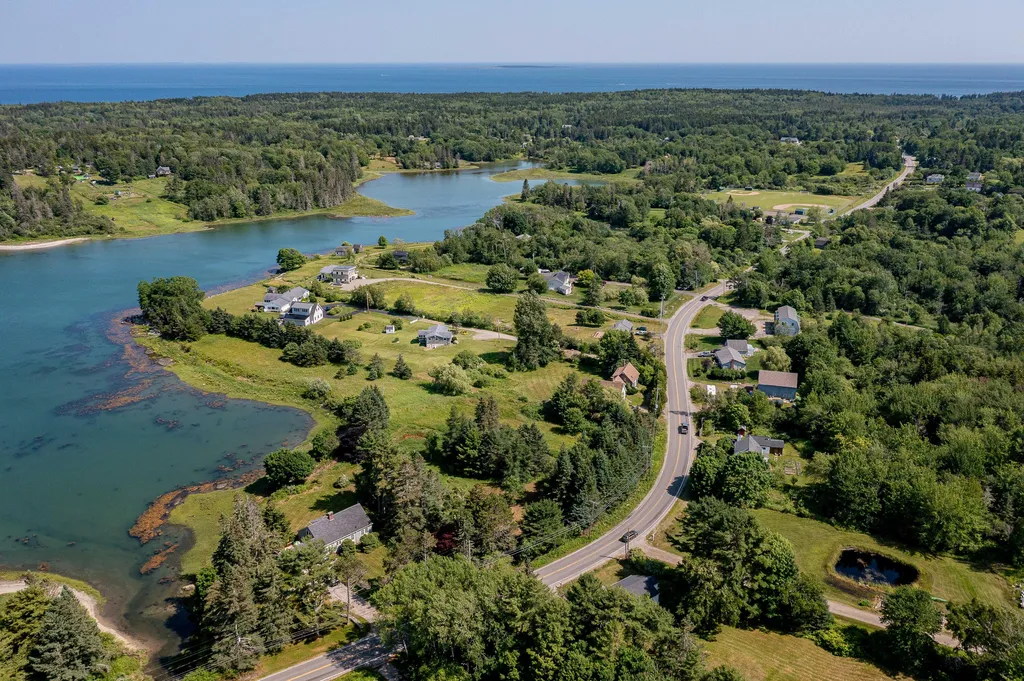 10 Dowling Road Saint George ME 04860