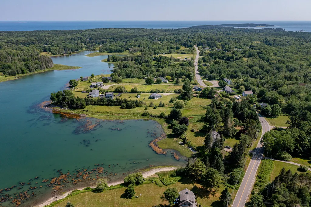 10 Dowling Road Saint George ME 04860