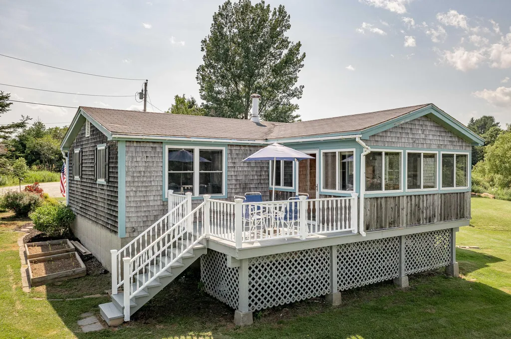 10 Dowling Road Saint George ME 04860
