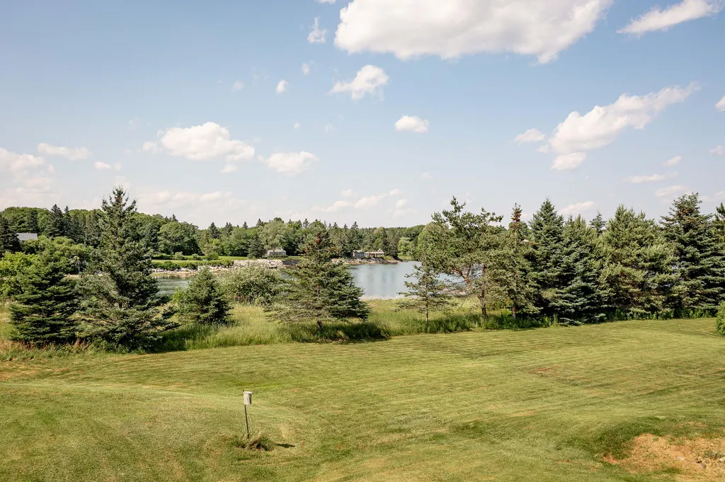 10 Dowling Road Saint George ME 04860