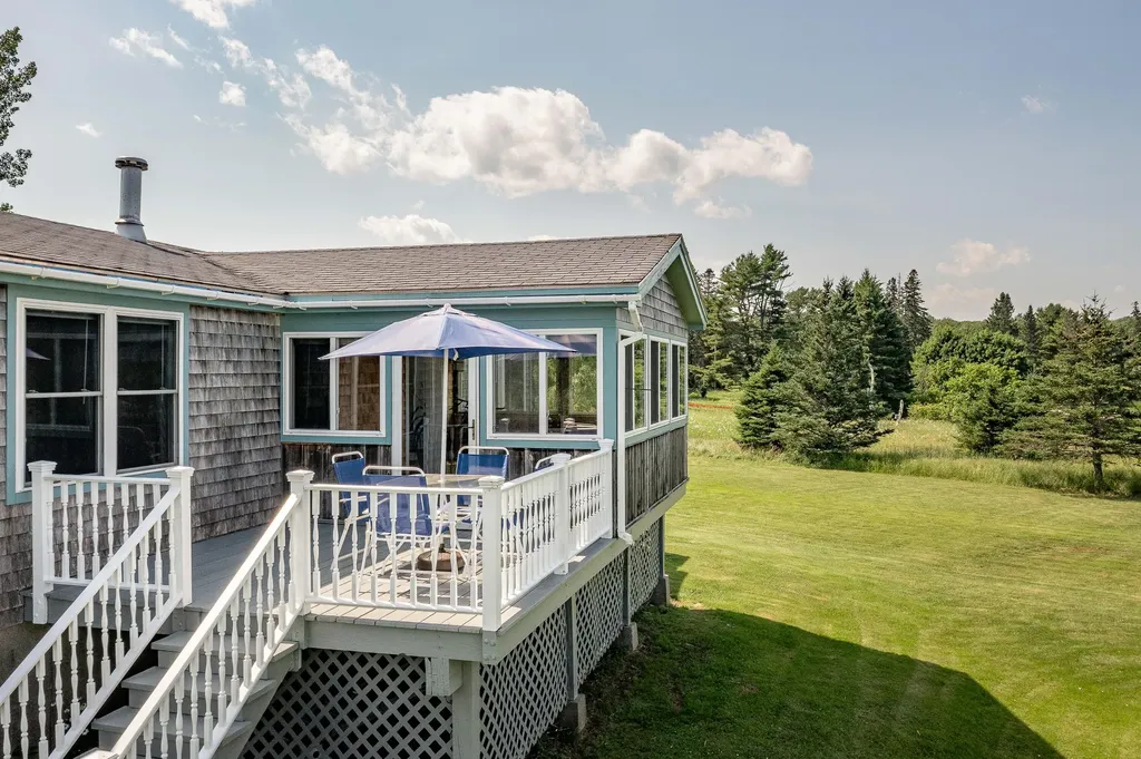 10 Dowling Road Saint George ME 04860