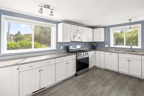 10 Dowling Road Saint George ME 04860