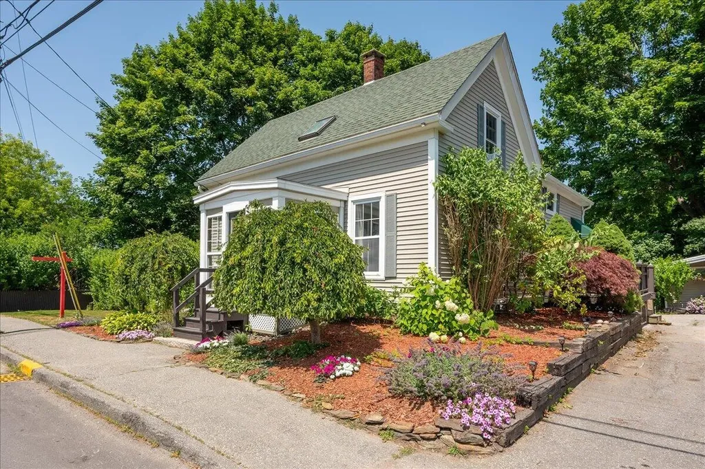 57 Pleasant Street Rockland ME 04841