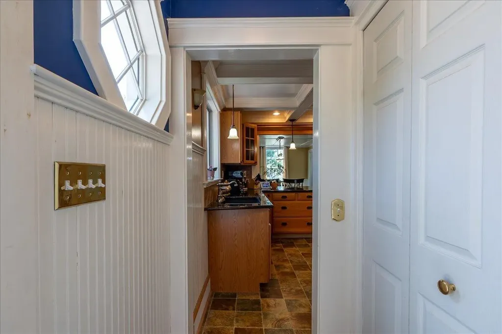 57 Pleasant Street Rockland ME 04841