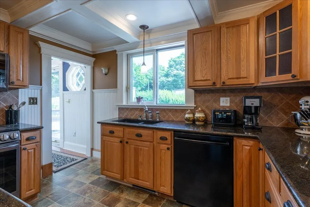 57 Pleasant Street Rockland ME 04841