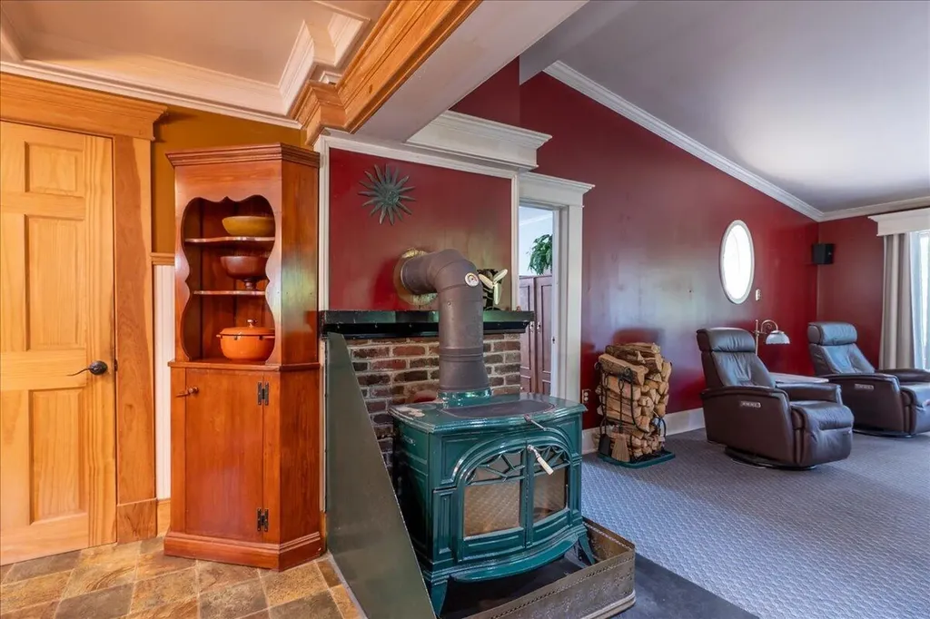 57 Pleasant Street Rockland ME 04841